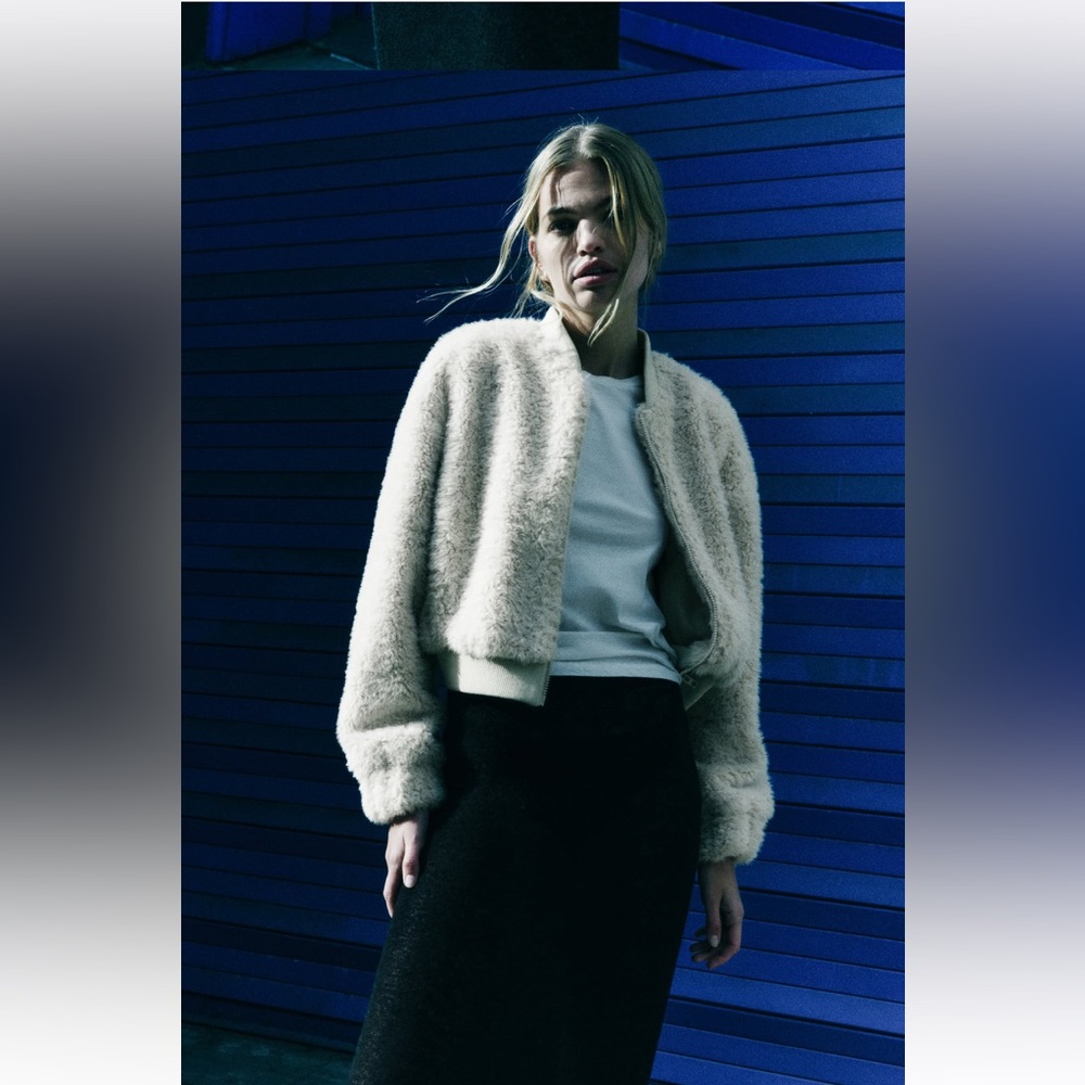 FAUX FUR CROP BOMBER - Picture 5 of 9